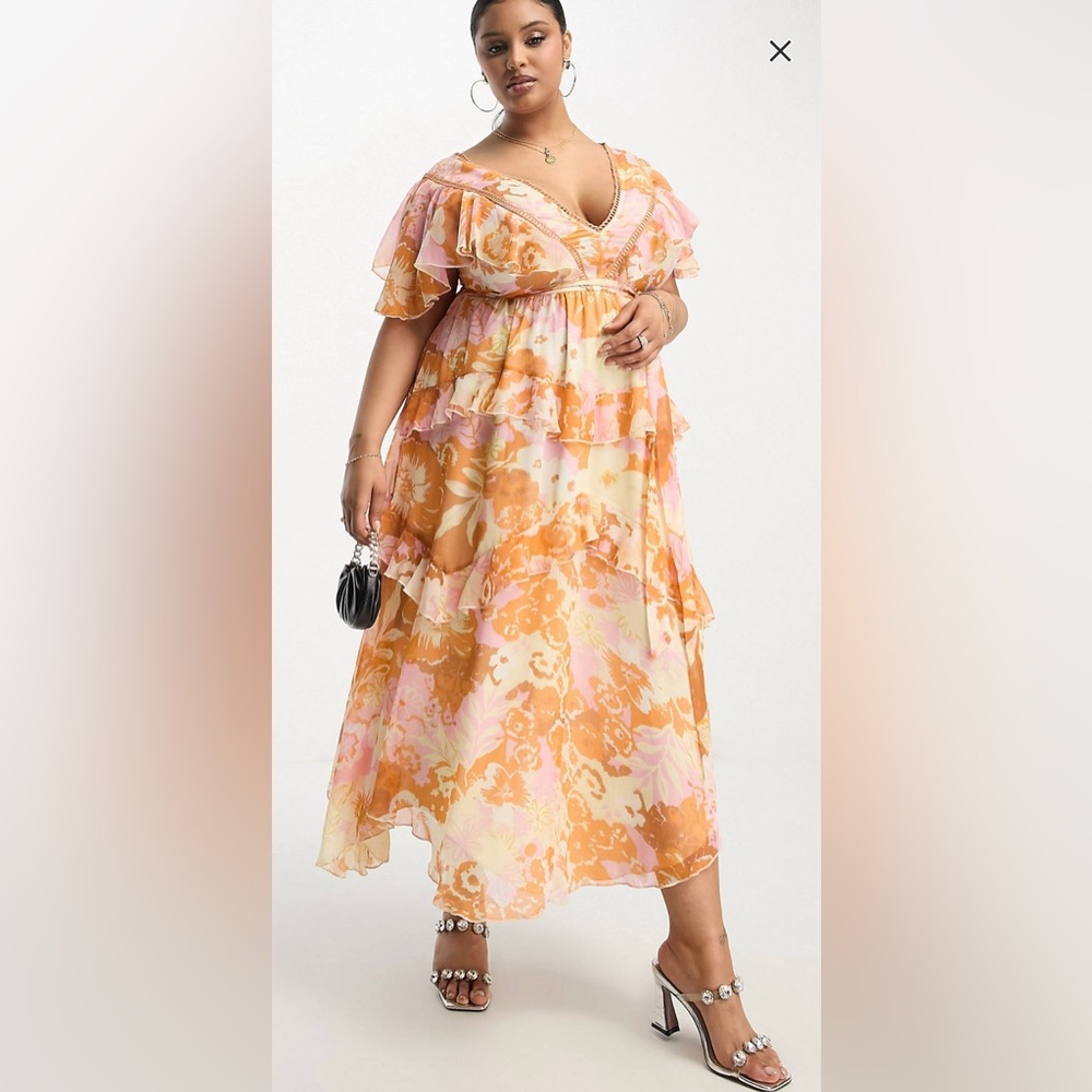 Curve tiered midi dress with lace insert and open back. Floral print